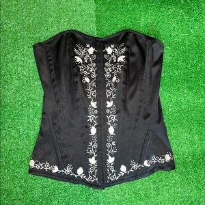 ✨Stunning black and white corset top